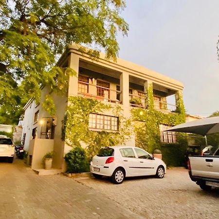 Muckleneuk Manor Hotel Pretoria Bagian luar foto