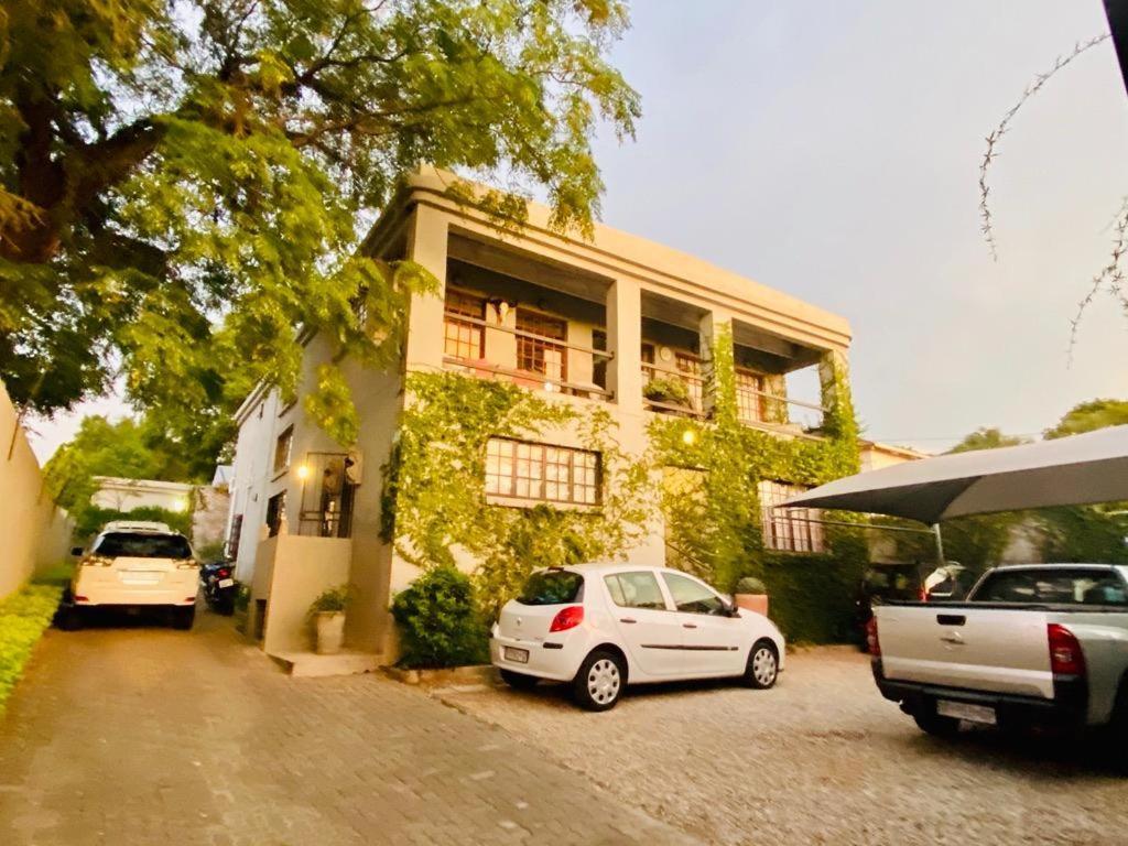 Muckleneuk Manor Hotel Pretoria Bagian luar foto